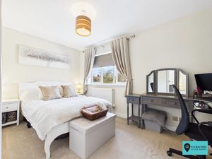 Bedroom- click for photo gallery